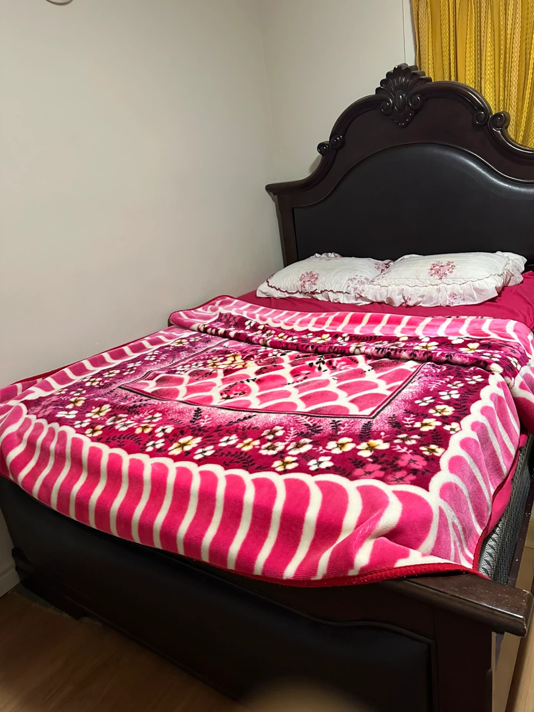 Bedroom Set - Dresser, Mirror, Bed Frame, Chest - photo 4