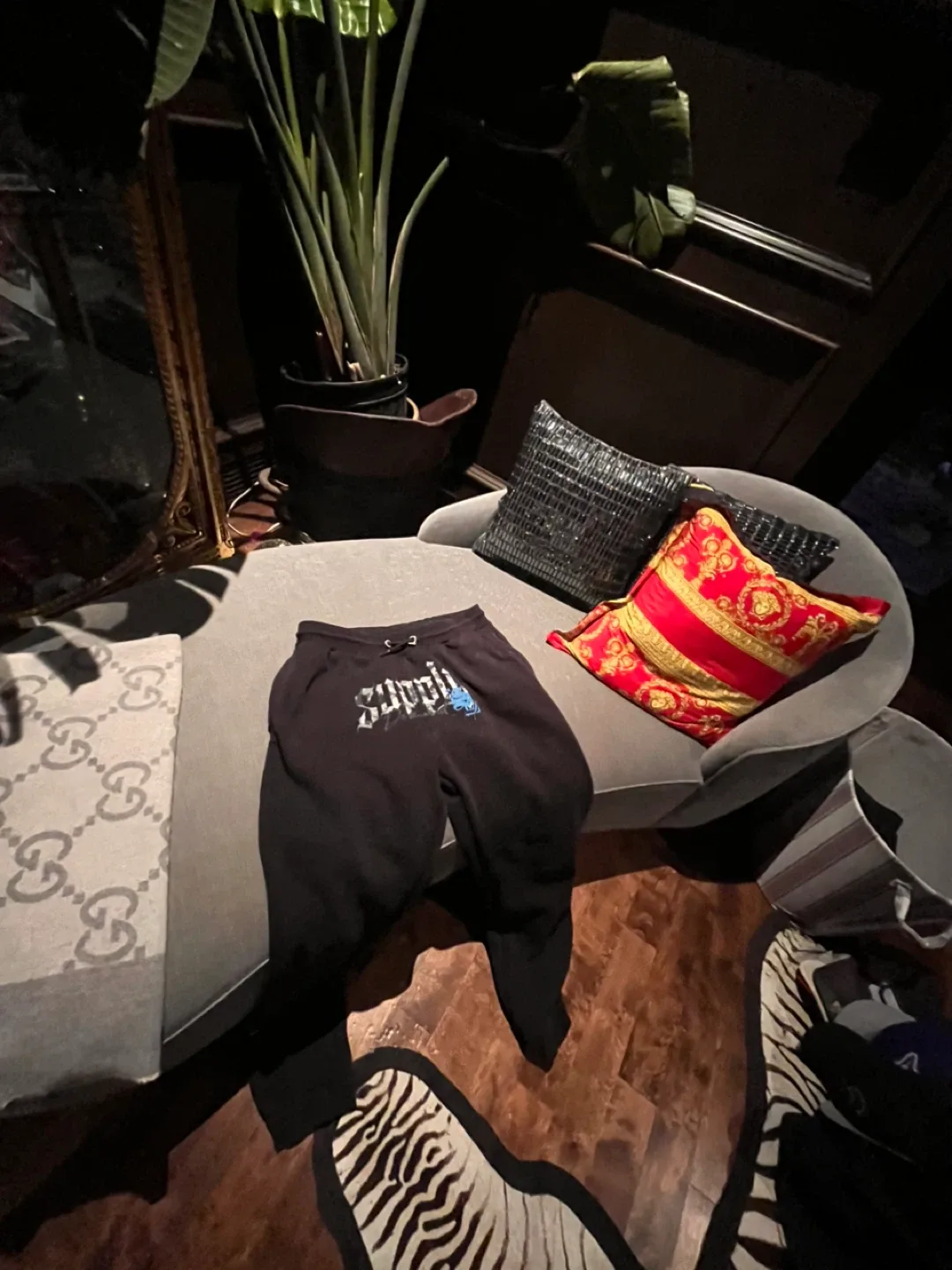 Supply & Demand Black Sweatpants - Size XL thumbnail