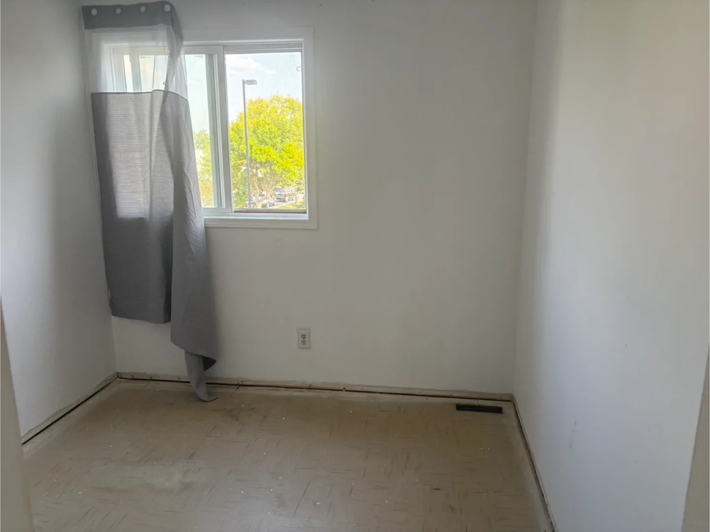 Roommate Wanted image indicator(5)