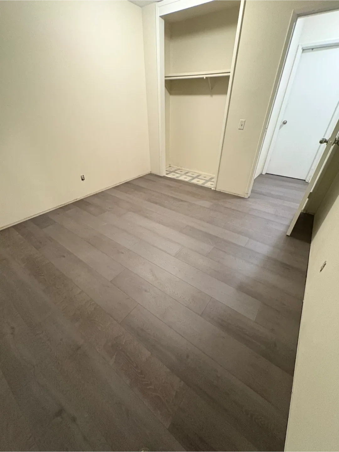 Roommate Wanted image indicator(3)