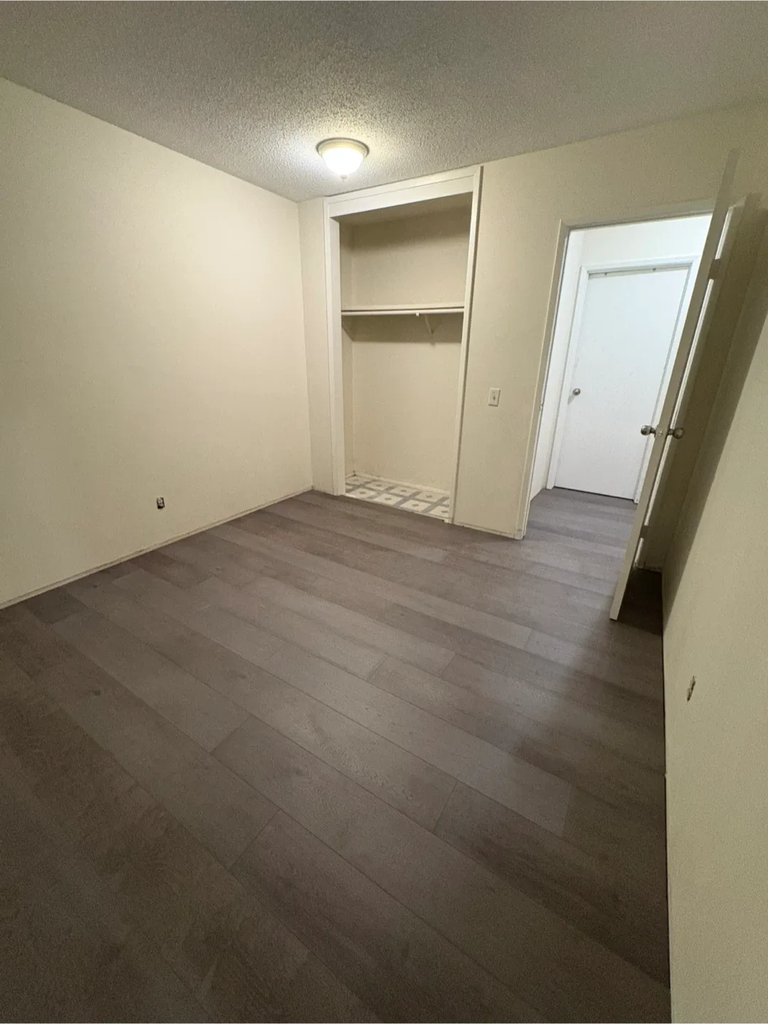 Roommate Wanted image indicator(2)