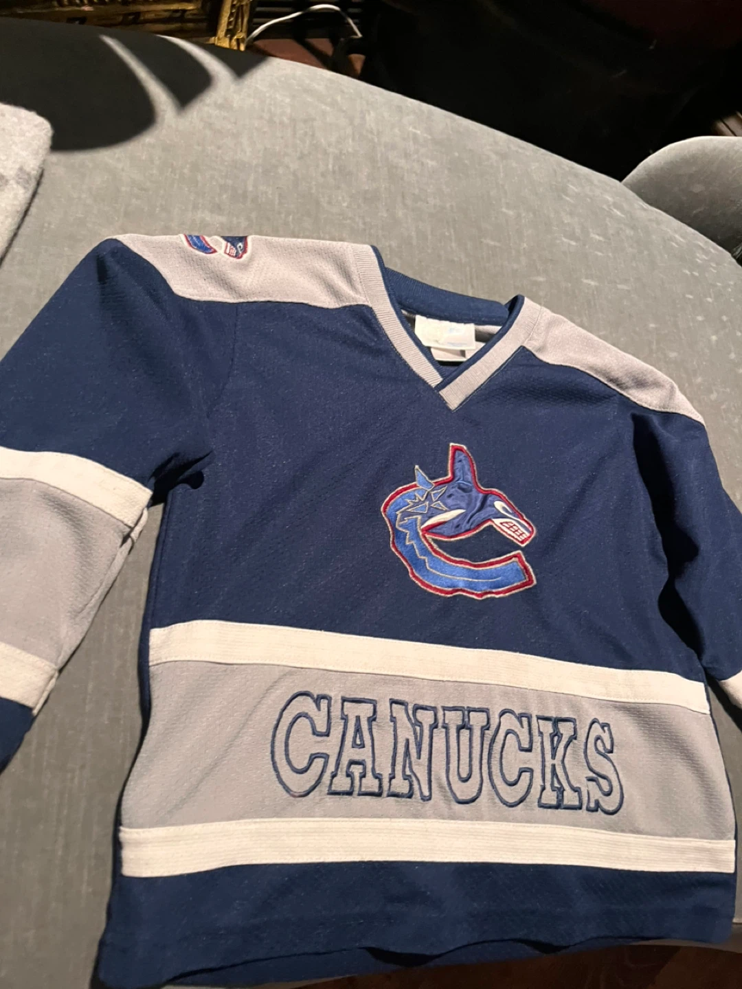 Vancouver Canucks Hockey Jersey - photo 2