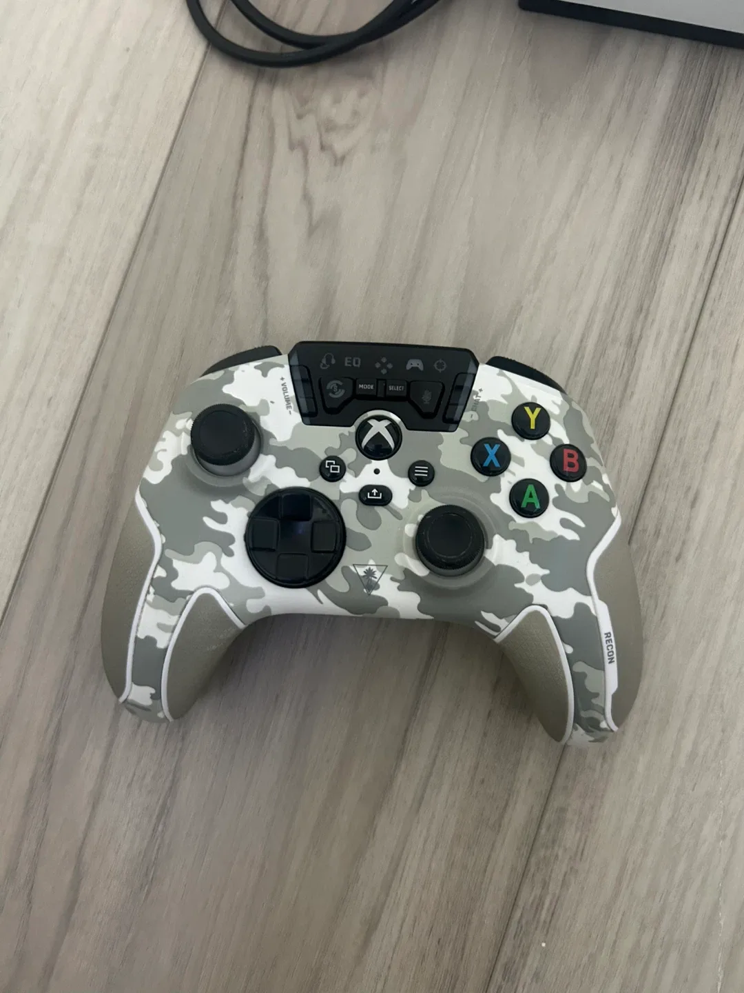 Xbox One S with controllers and games image indicator(7)