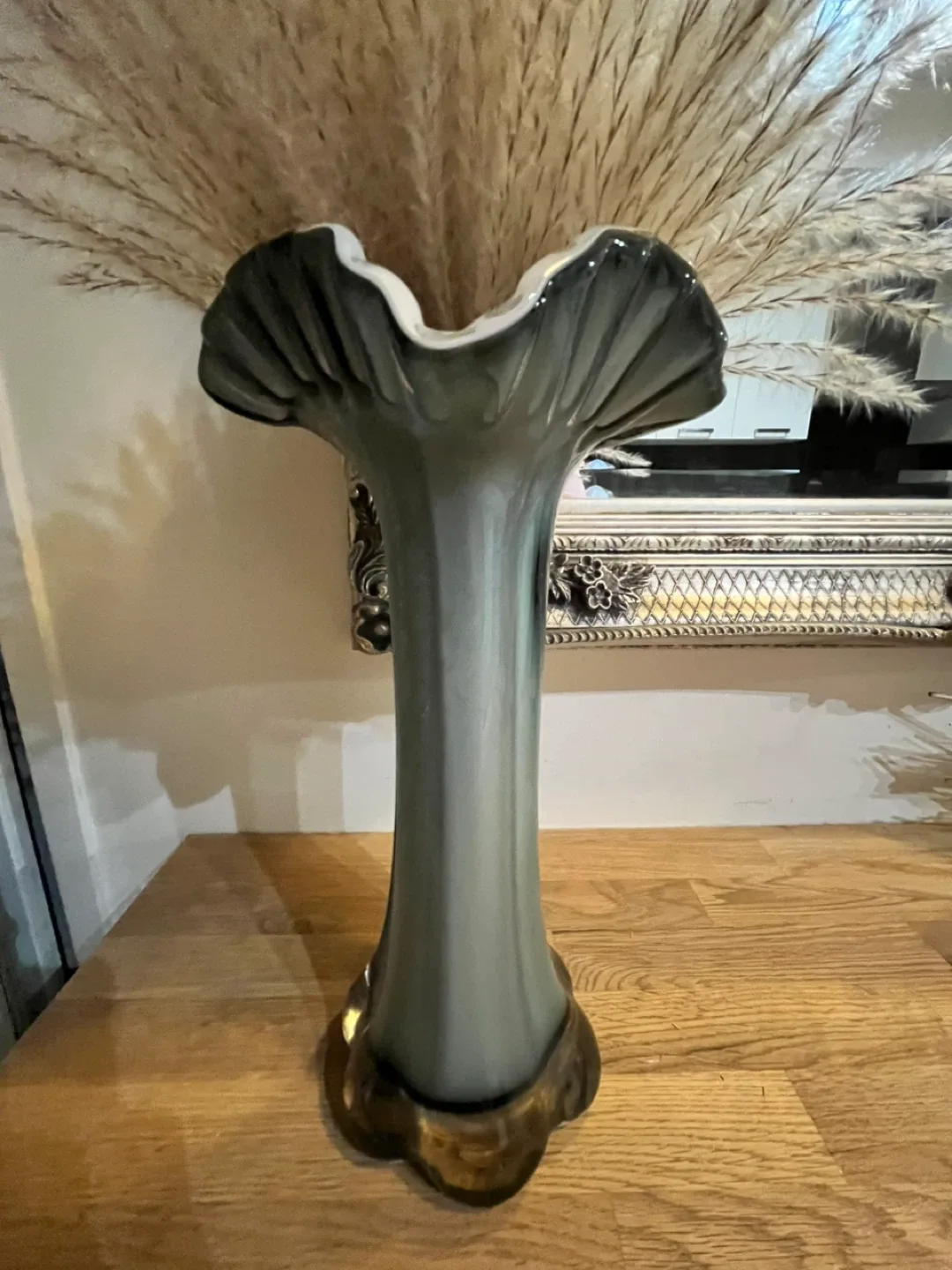 Elegant Blue Glass Vase image indicator(3)