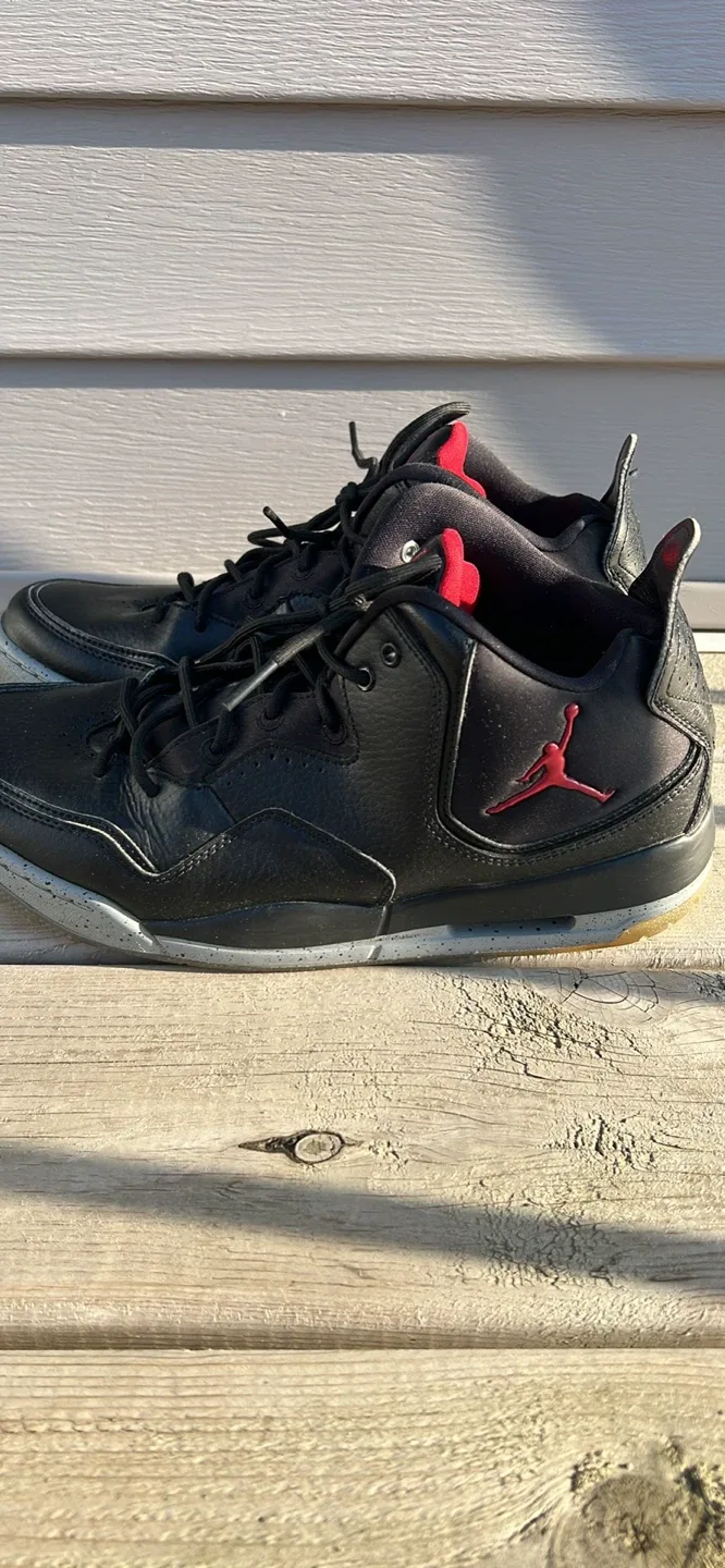 Jordan Lift Off Black/Red Sneakers image indicator(2)