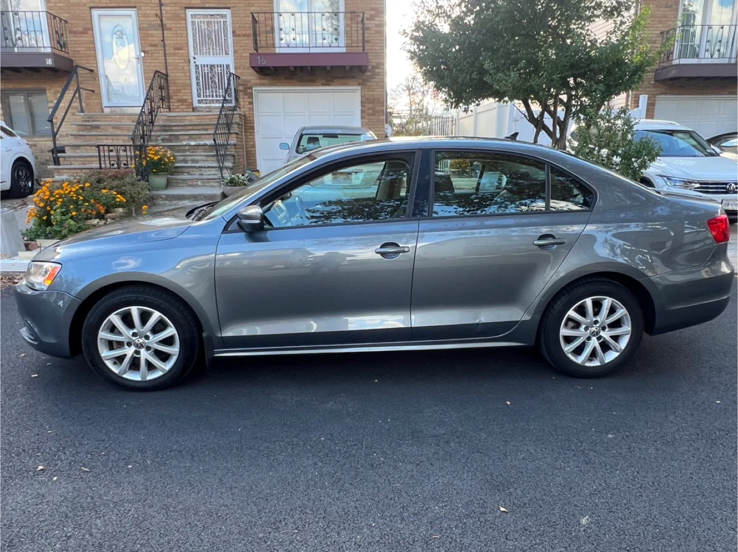 2012 Volkswagen Jetta Sedan image indicator(6)