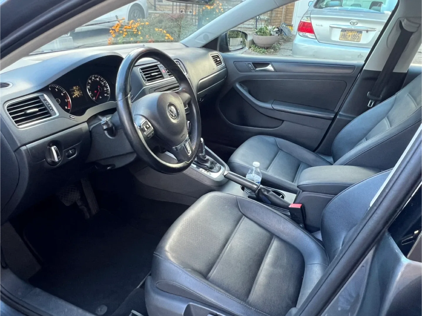 2012 Volkswagen Jetta Sedan image indicator(7)