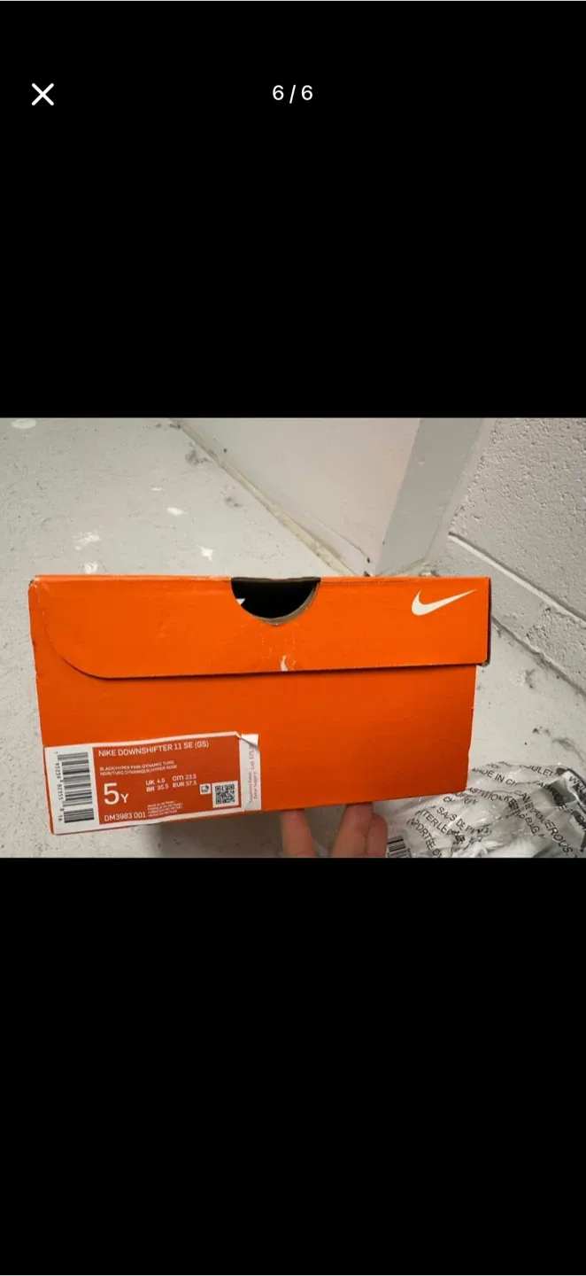 Nike Downshifter 11 SE (GS) Size 5Y image indicator(4)