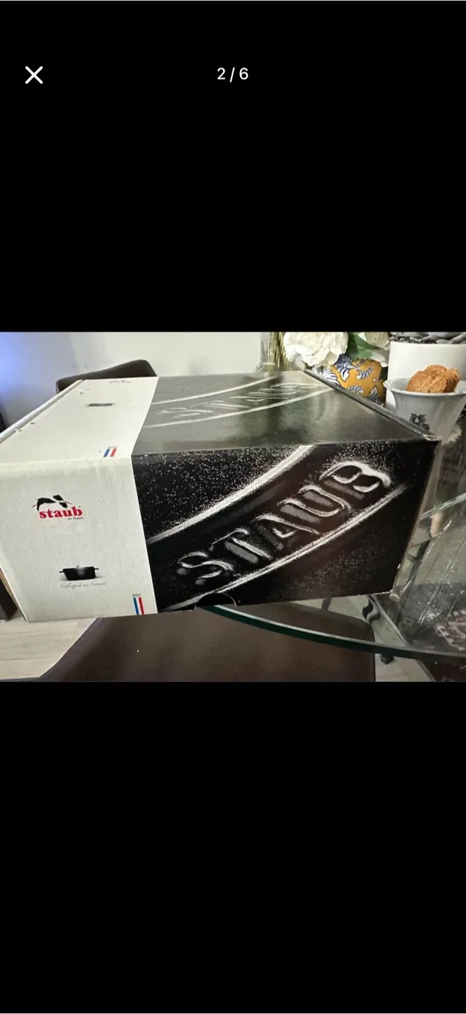 Staub Cocotte Ronde 24cm Black with Box image indicator(2)