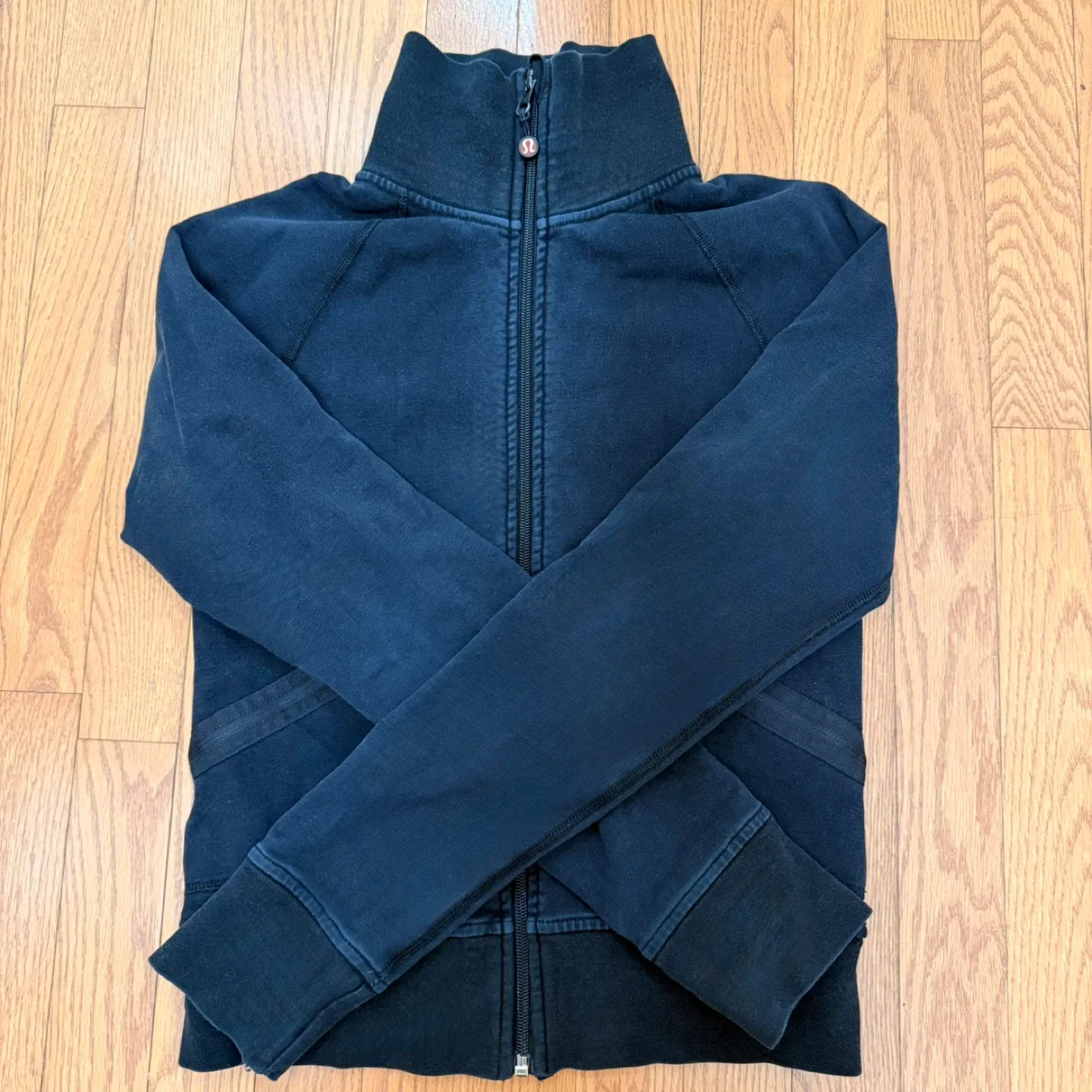 Y2K/“Vintage” Lululemon Black Zip Up Jacket Size 6 image indicator(2)