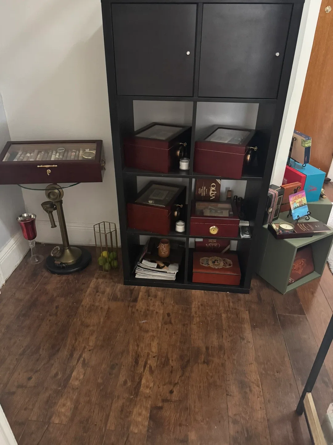 Black Shelf Unit image indicator(2)