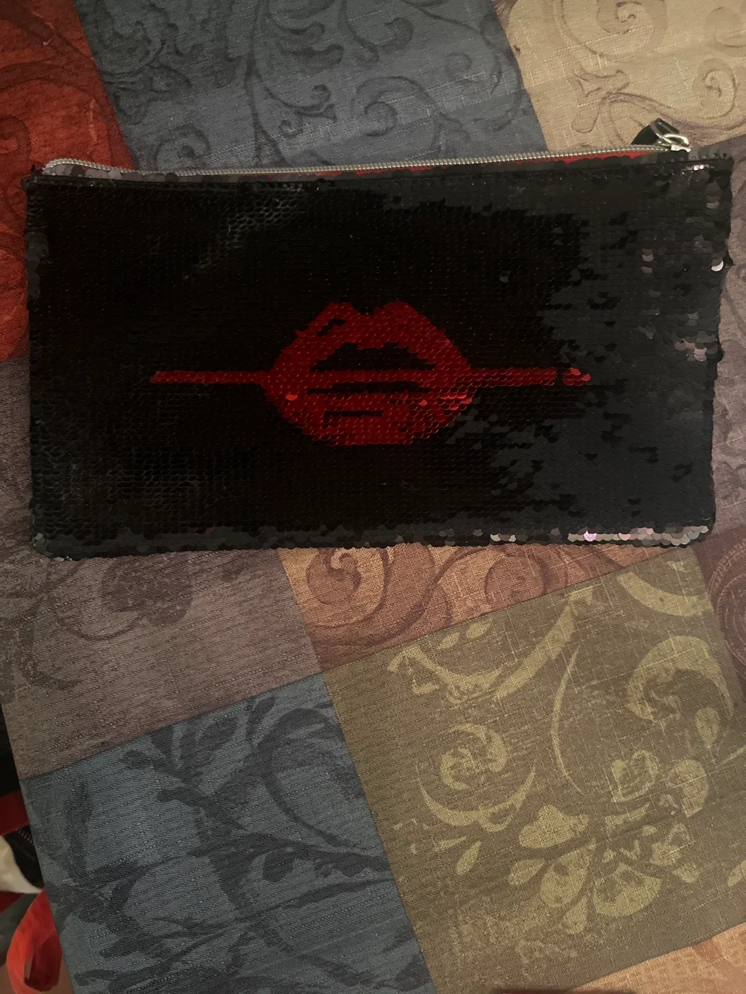 Sequin Lips Clutch/make up bag thumbnail