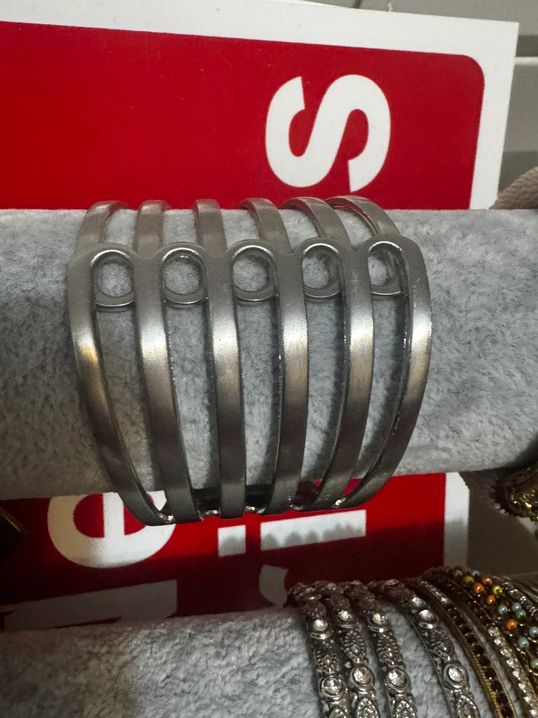 Bracelets image indicator(2)