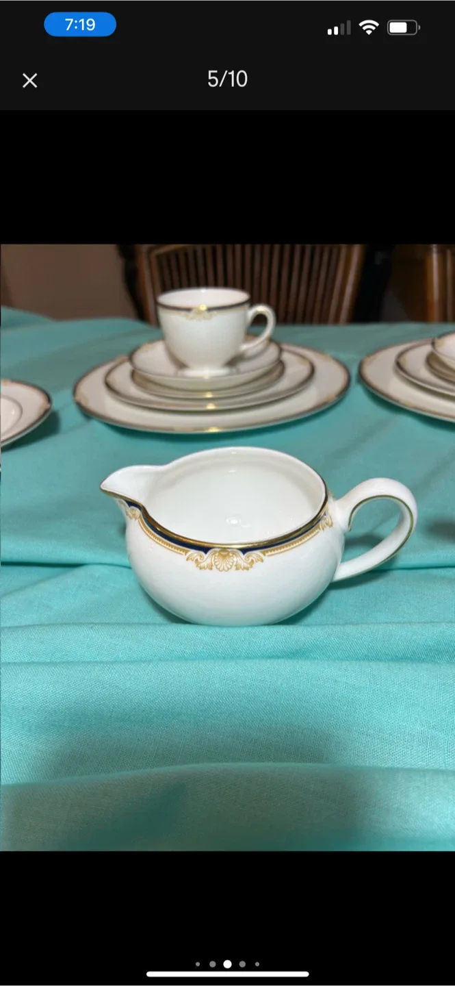 Wedgwood Cavendish R4680 Bone China Dinner Serving set image indicator(5)