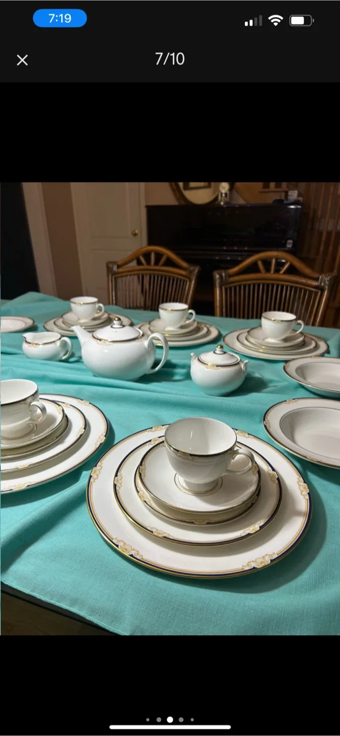 Wedgwood Cavendish R4680 Bone China Dinner Serving set image indicator(7)