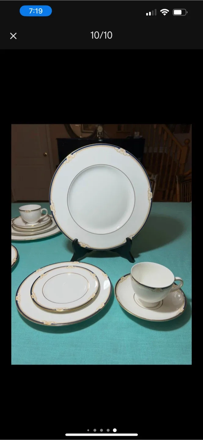 Wedgwood Cavendish R4680 Bone China Dinner Serving set image indicator(10)
