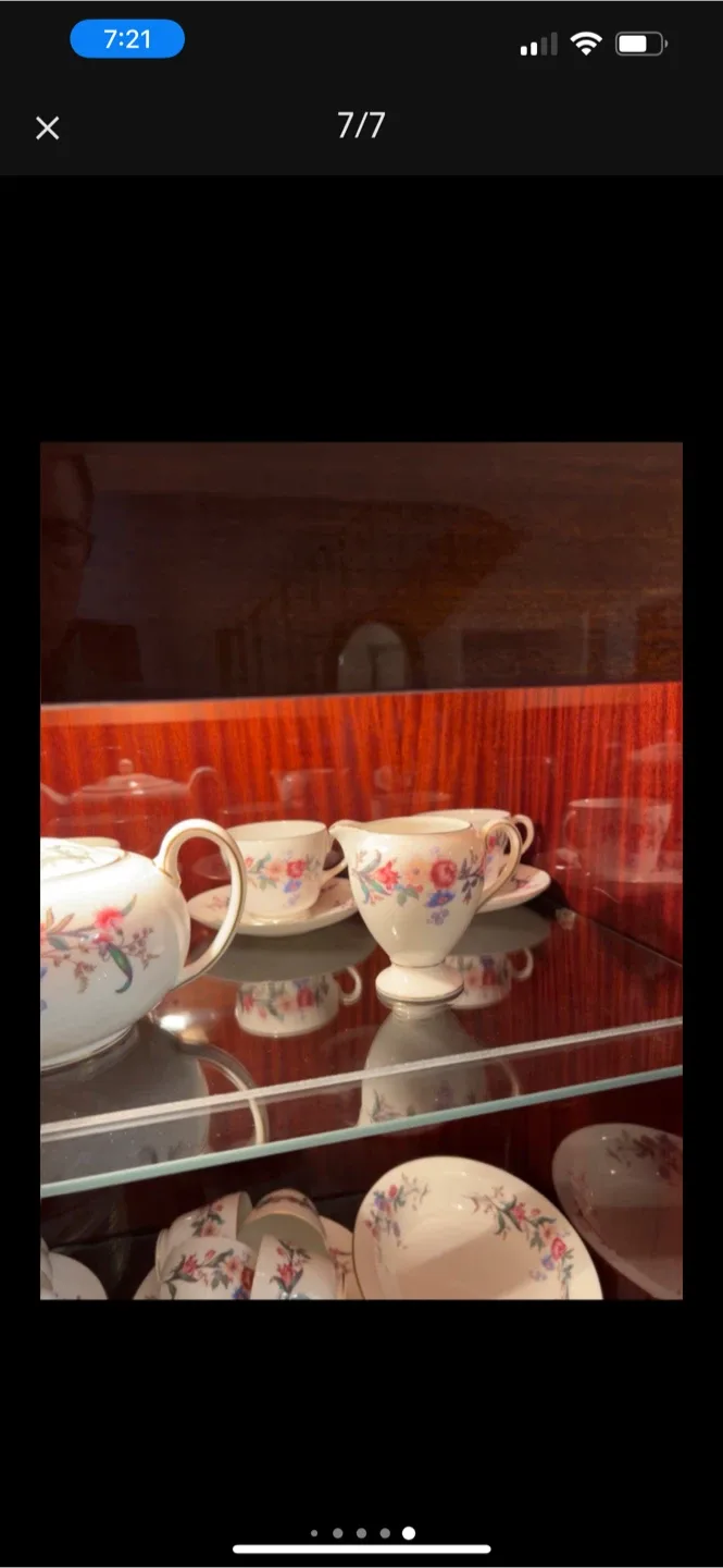 Vintage Wedgwood Floral Tea Set with Plates and Teapot image indicator(7)