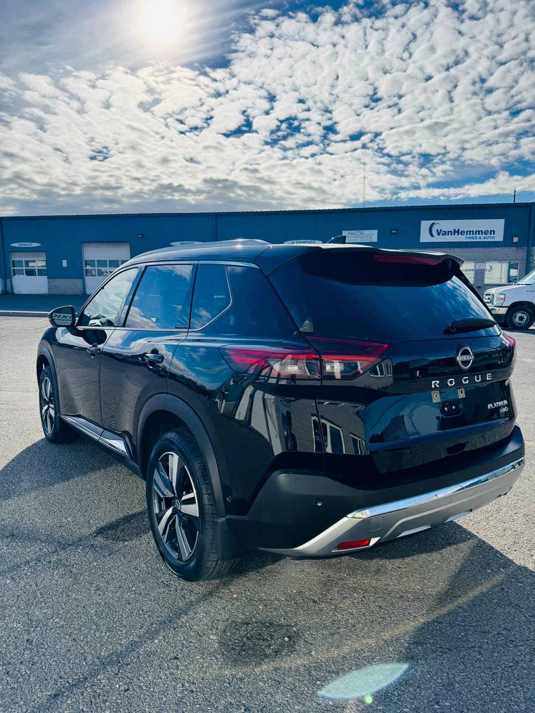 2023 Nissan Rogue Platinum AWD - Black SUV - photo 4