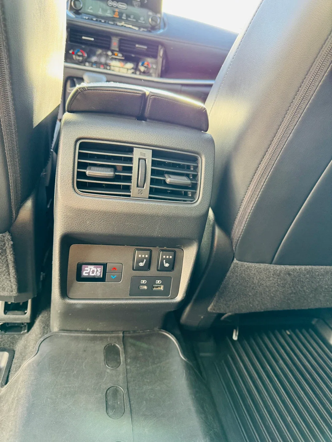 2023 Nissan Rogue Platinum AWD - Black SUV image indicator(9)