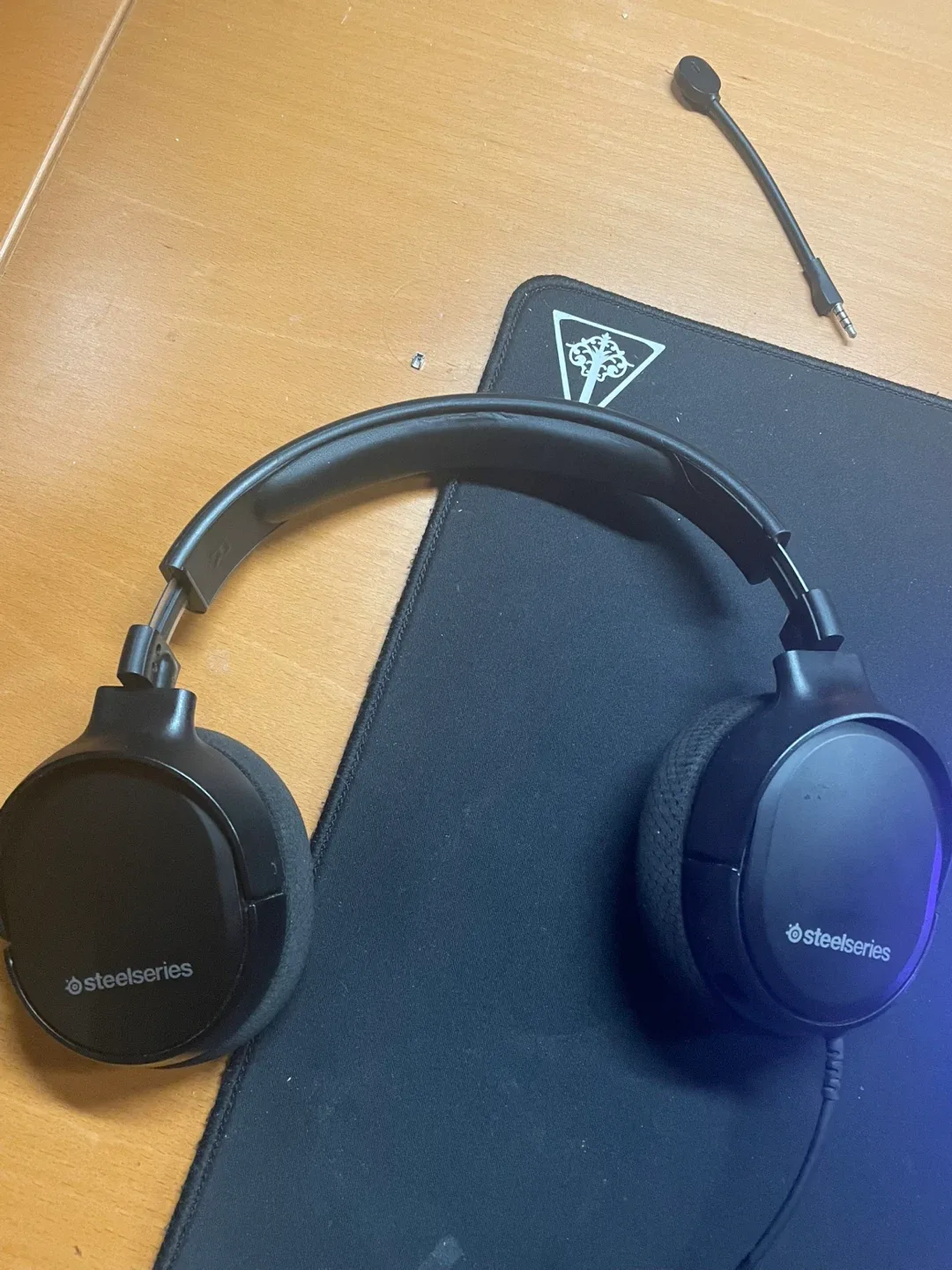 Gaming PC, Monitor, Keyboard, Mouse, Headset image indicator(5)