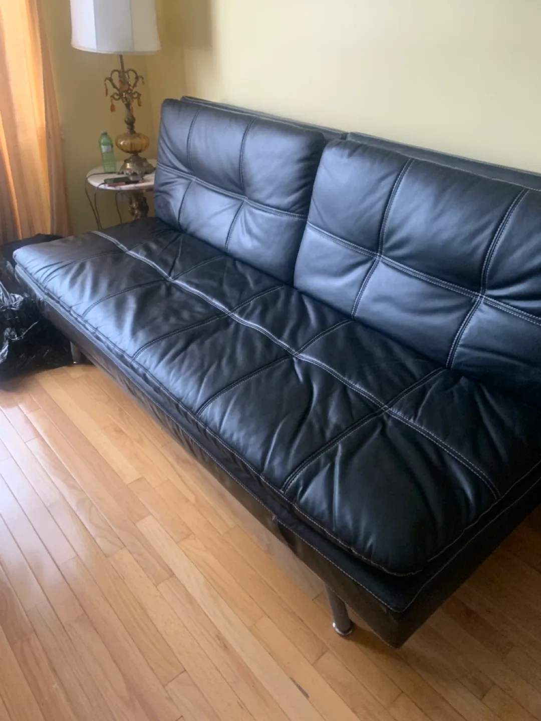 Black Leather Futon image indicator(3)