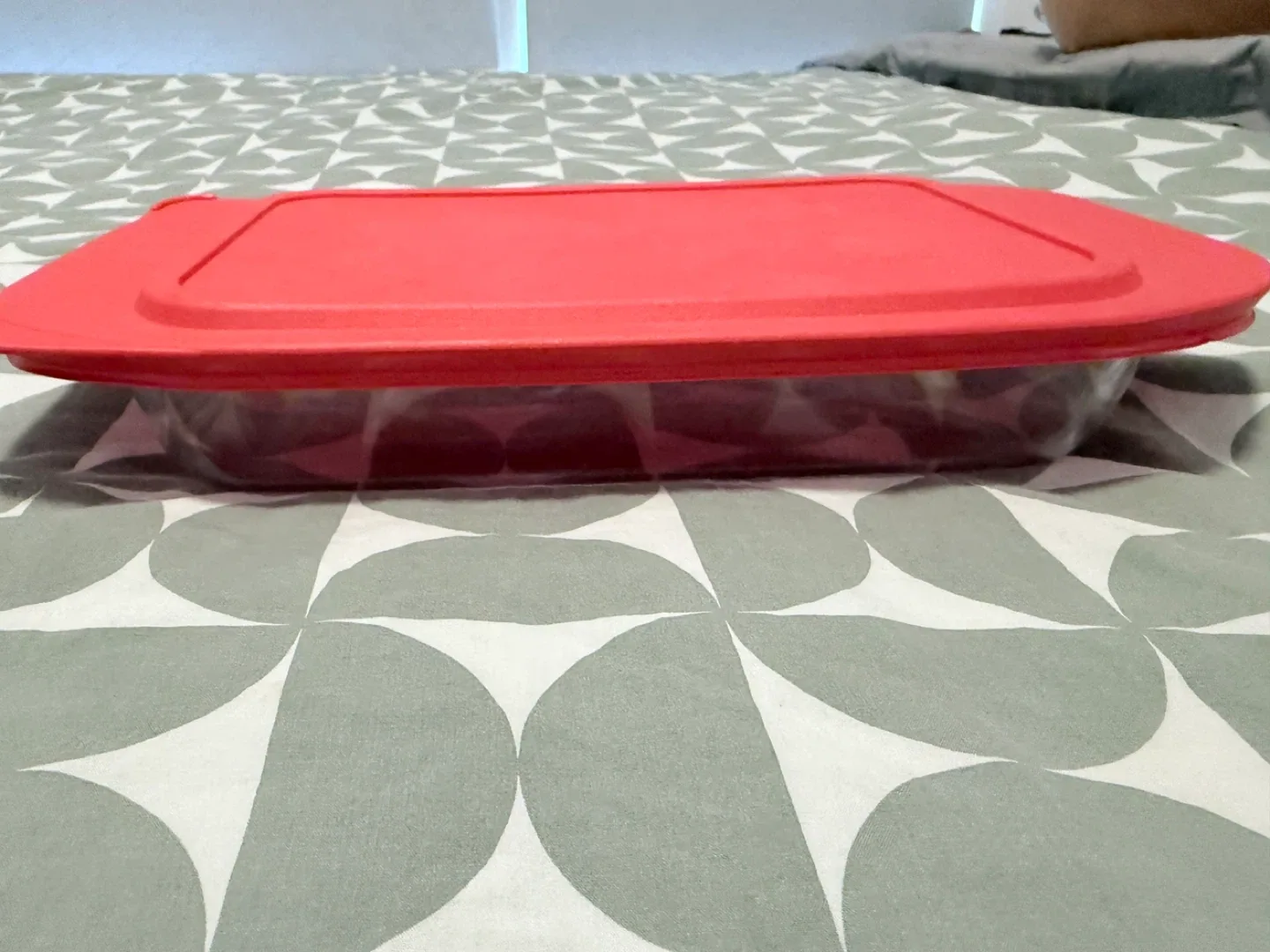 Pyrex 7x11 Baking Dish with Lid image indicator(2)