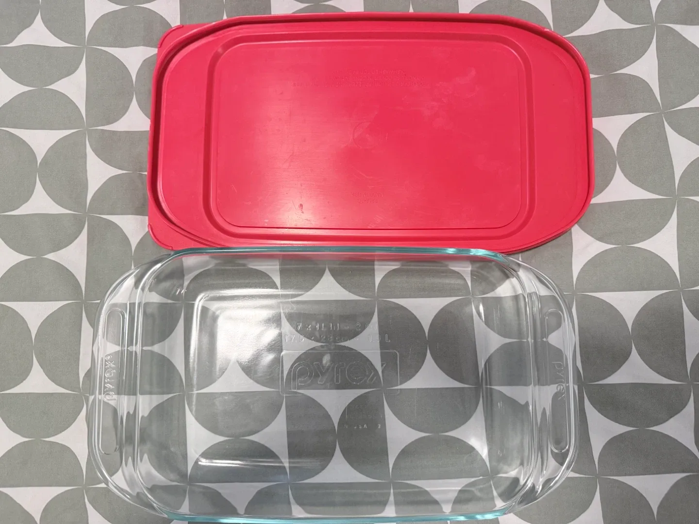 Pyrex 7x11 Baking Dish with Lid image indicator(3)
