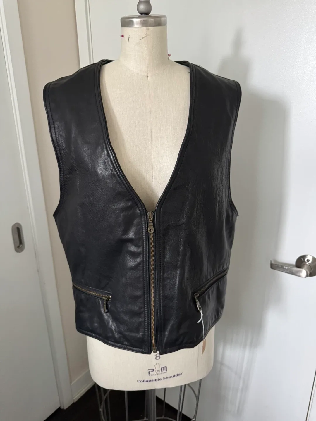 Men’s Size Large Real Lather Vest Like New thumbnail
