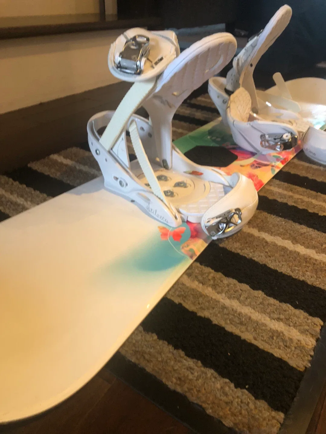 Firefly divane Snowboard 56 inches  with Bindings Floral Design image indicator(3)