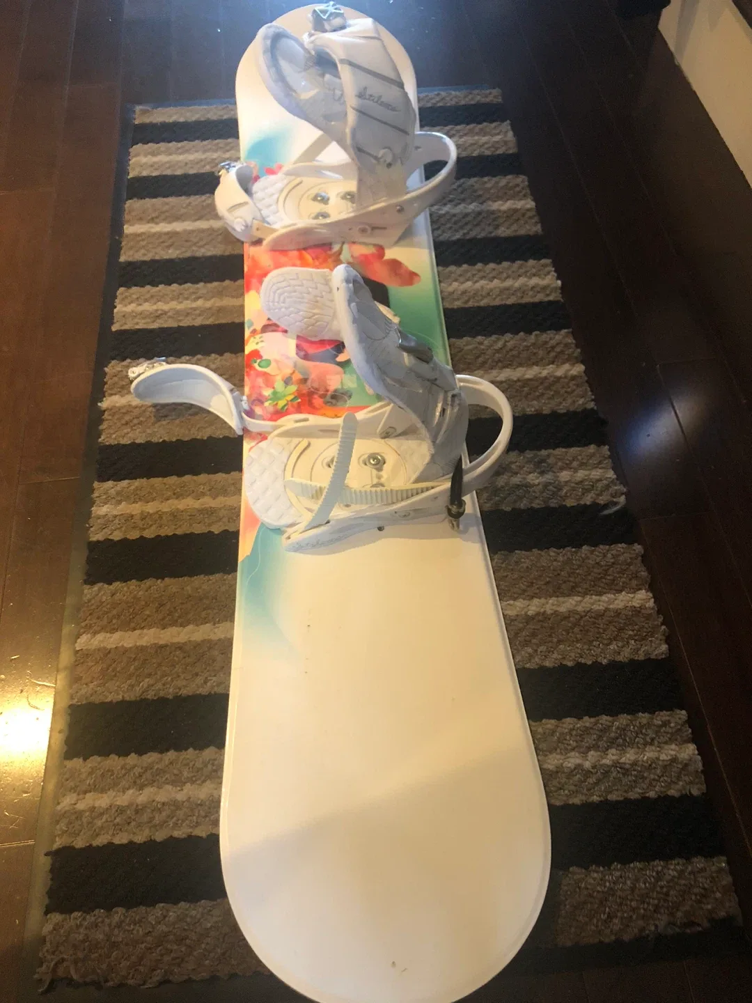 Firefly divane Snowboard 56 inches  with Bindings Floral Design image indicator(5)