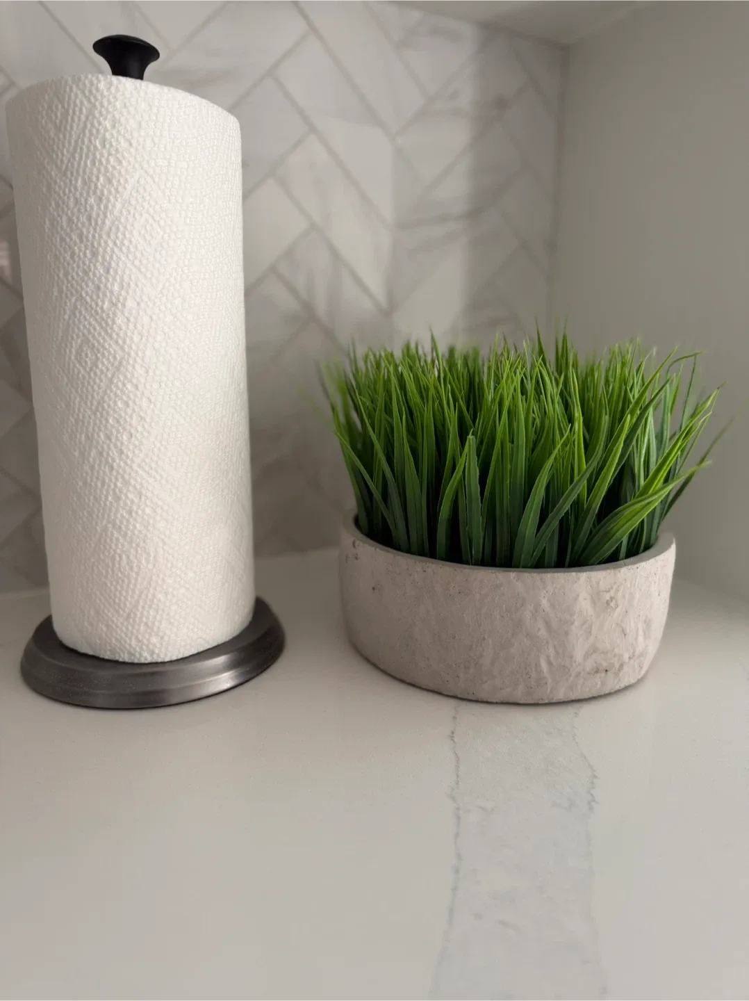 Artificial Grass Plant in Cement Pot image indicator(3)