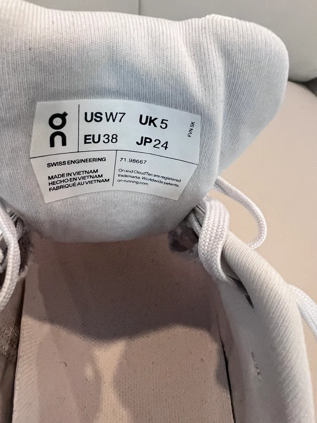 On Cloud Trail Running Shoes - Women's US 7 image indicator(5)