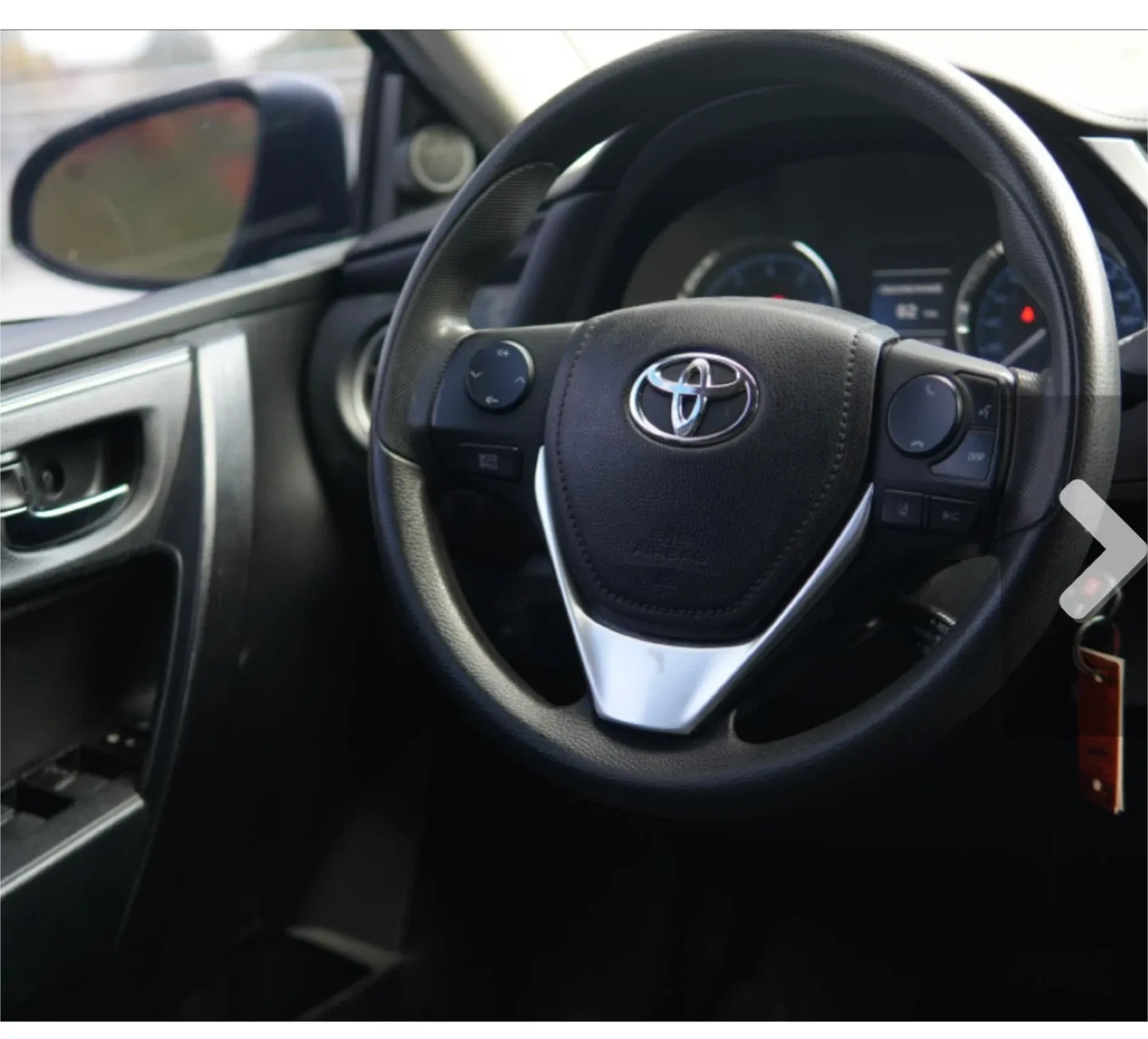 Toyota Corolla LE Sedan - Great Condition! image indicator(8)