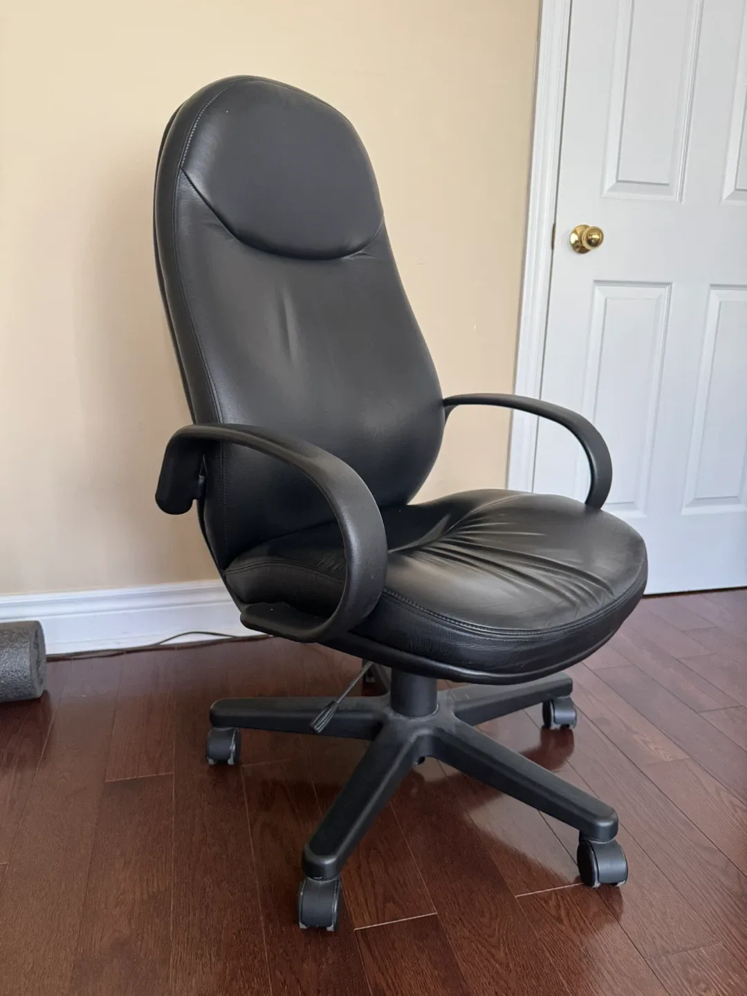 Black Office Chair - Gently Used thumbnail