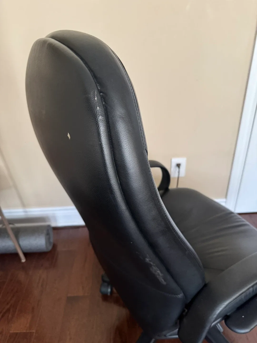 Black Office Chair - Gently Used image indicator(2)