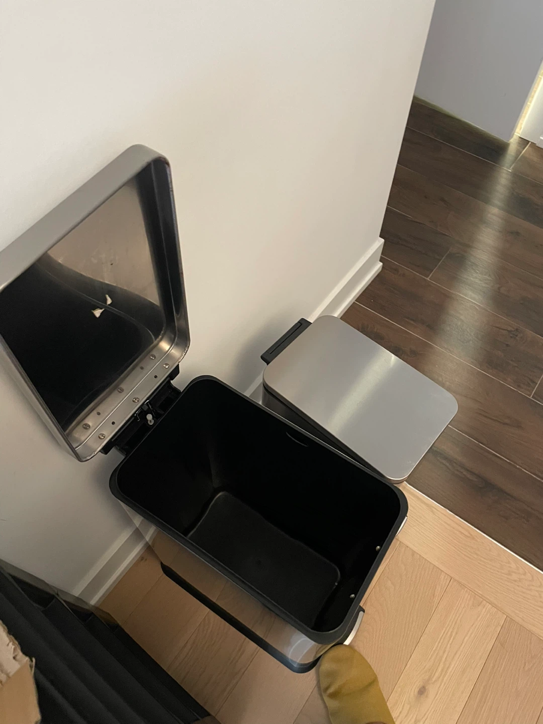 Set of 2 Stainless Steel Trash Bins (15L and 40L) - photo 3