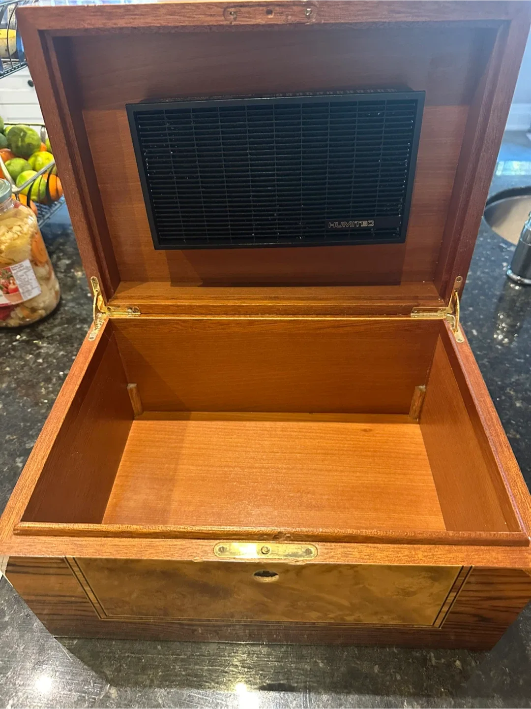 Cigar Master Humidor image indicator(4)