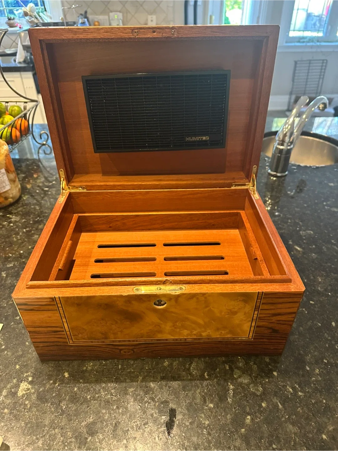 Cigar Master Humidor image indicator(5)