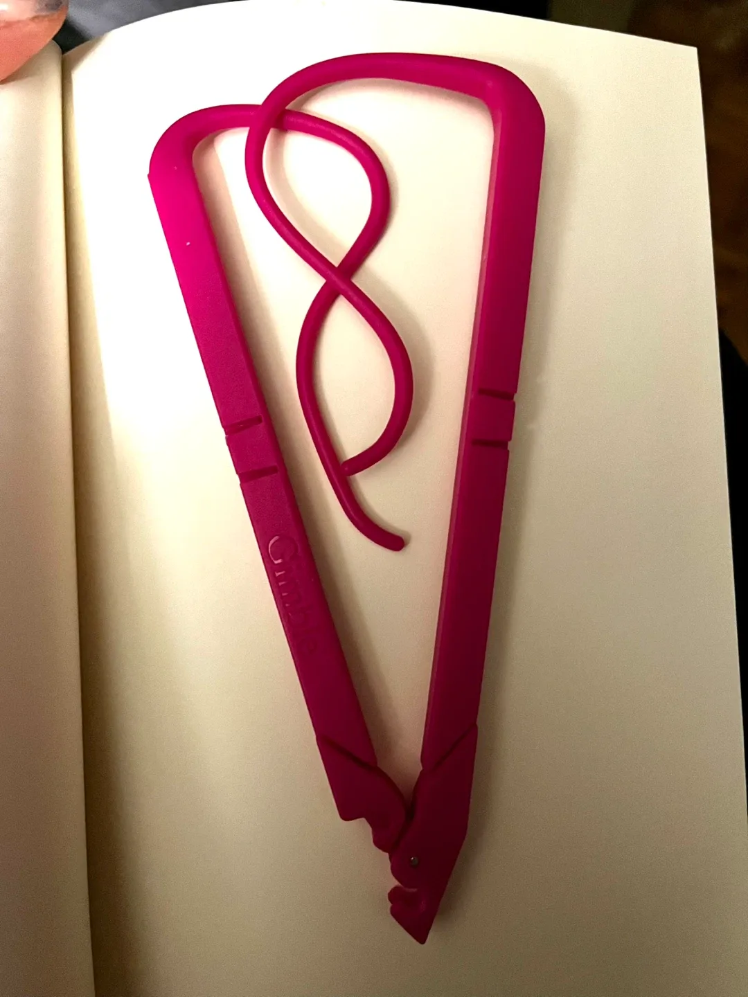 Gimble Book Holder - Pink image indicator(2)