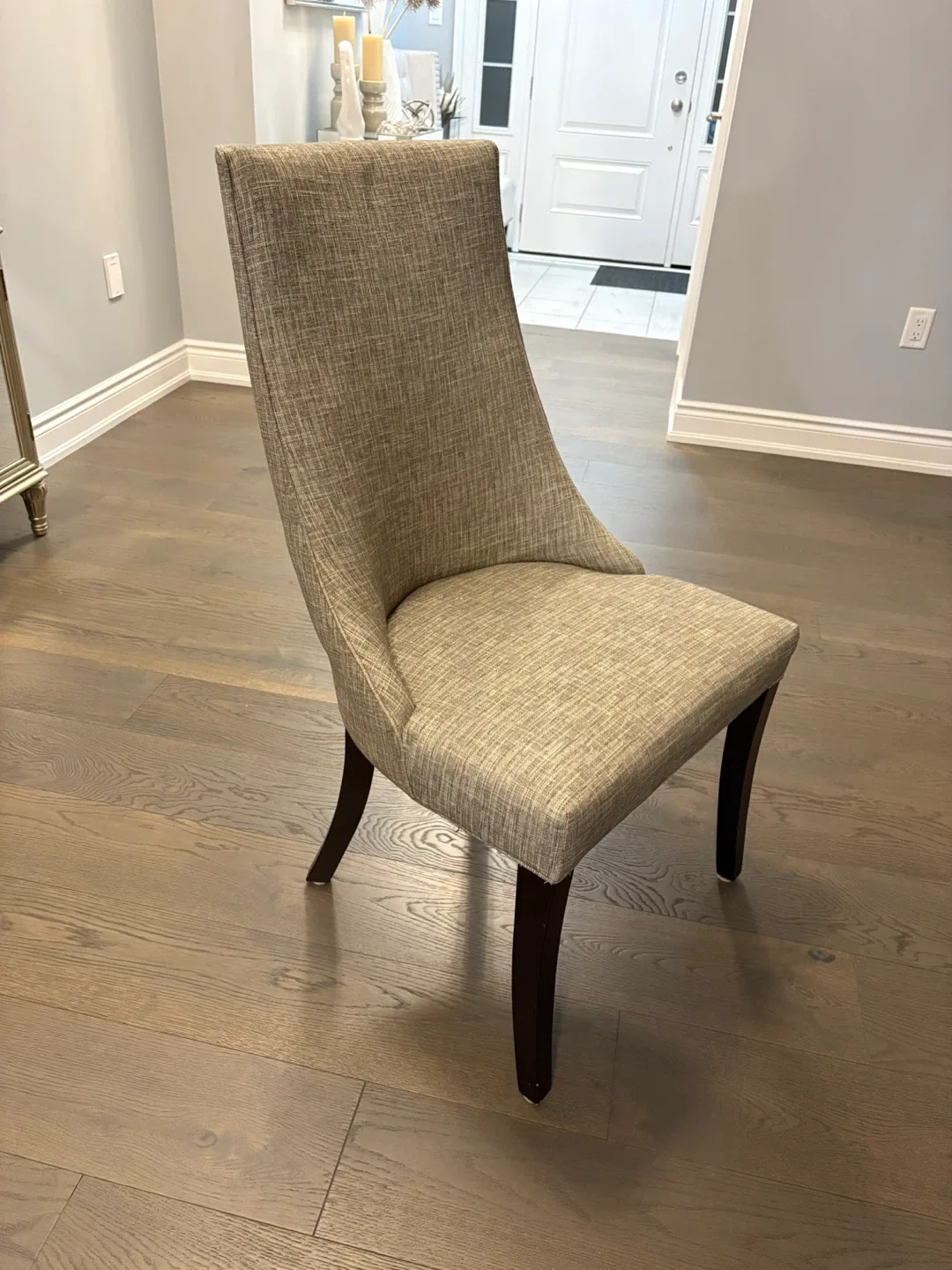 4 Urban Barn beige dining chairs ret $2200 EUC image indicator(4)