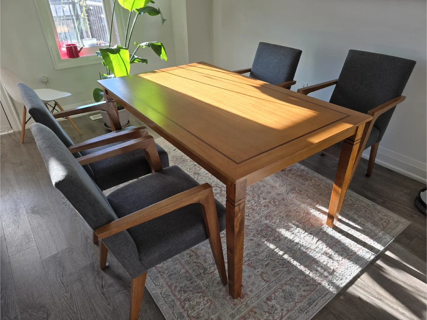 Dining Table with 4 Grey Chairs