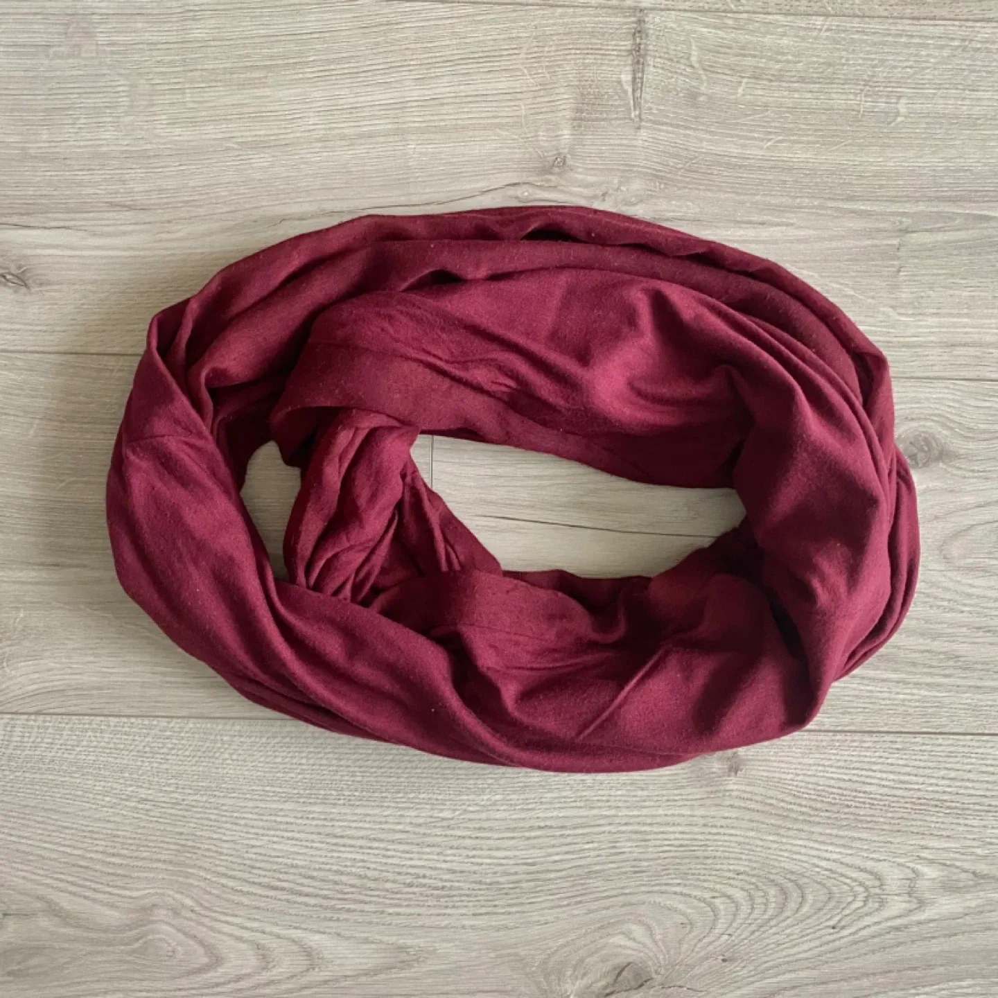 GUESS BY MARCIANO Infinity Scarf