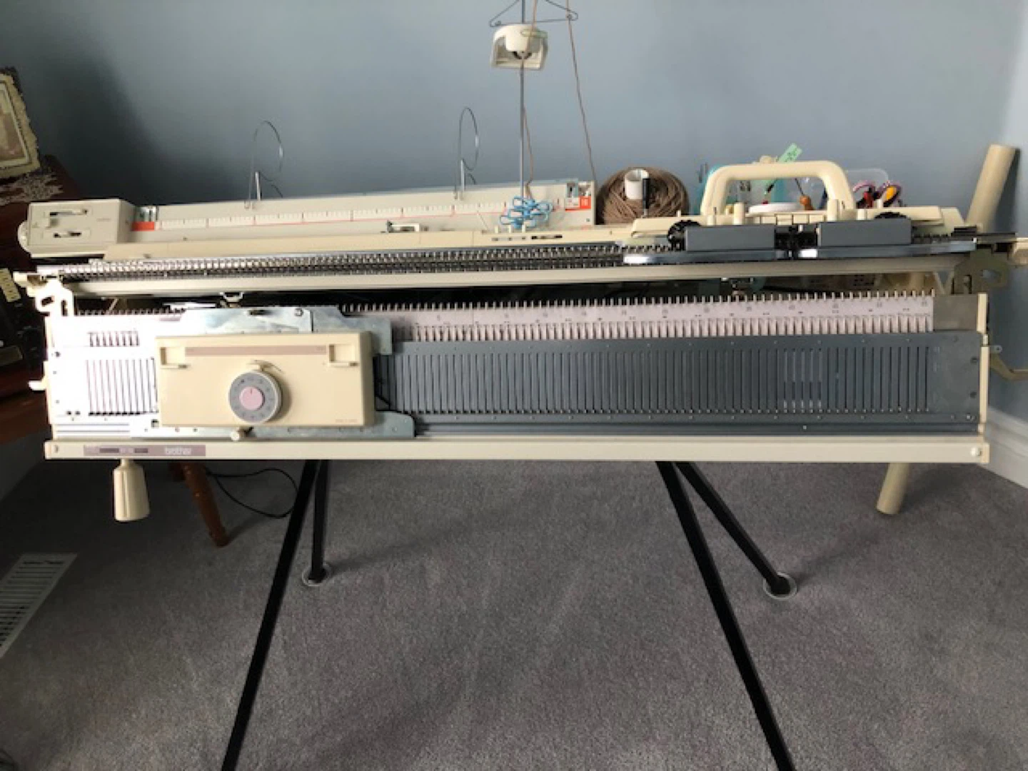 Brother Electronic Bulky Knitting Machine with Accessories