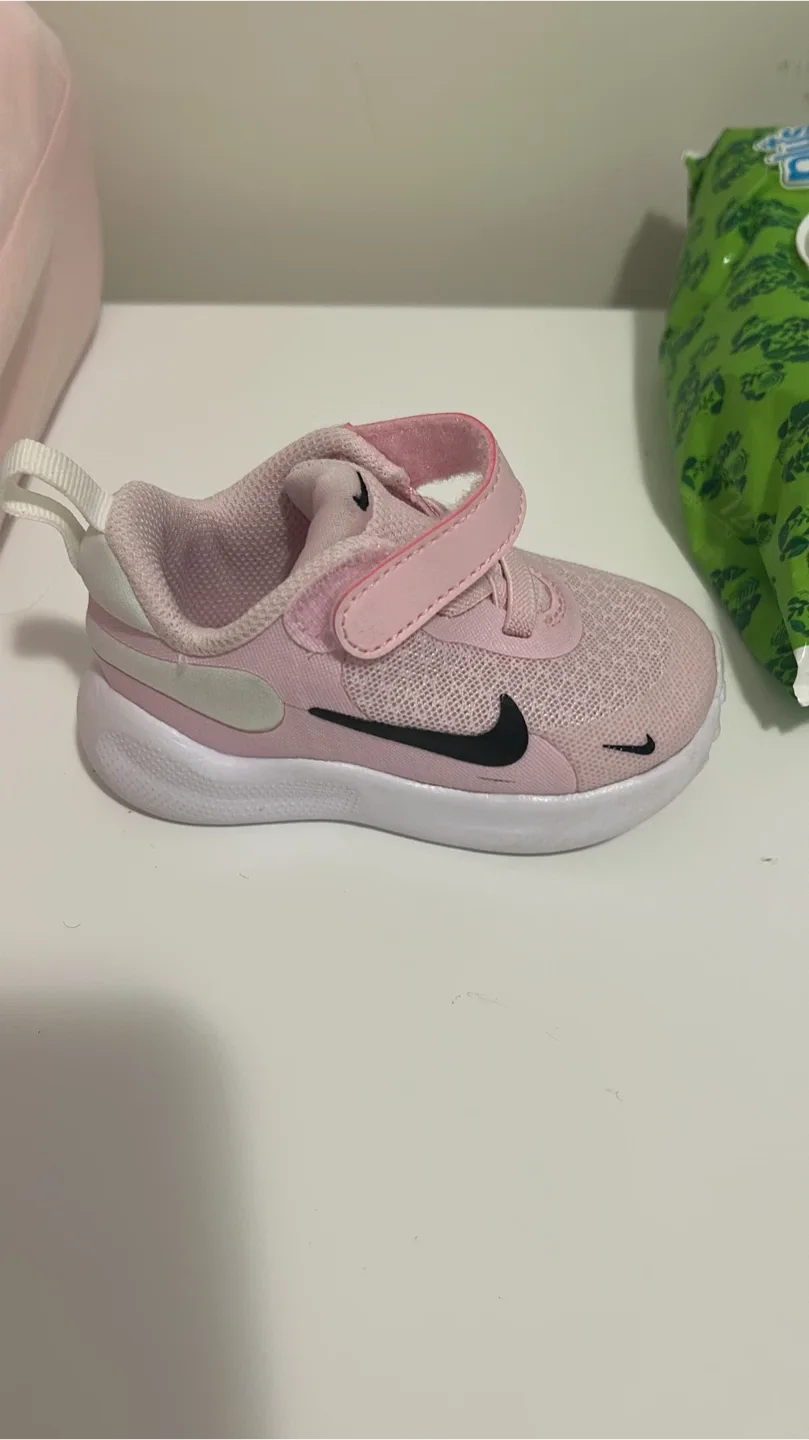 Nike Revolution 7 (TDV) Size 4C Pink Toddler Shoes image indicator(2)