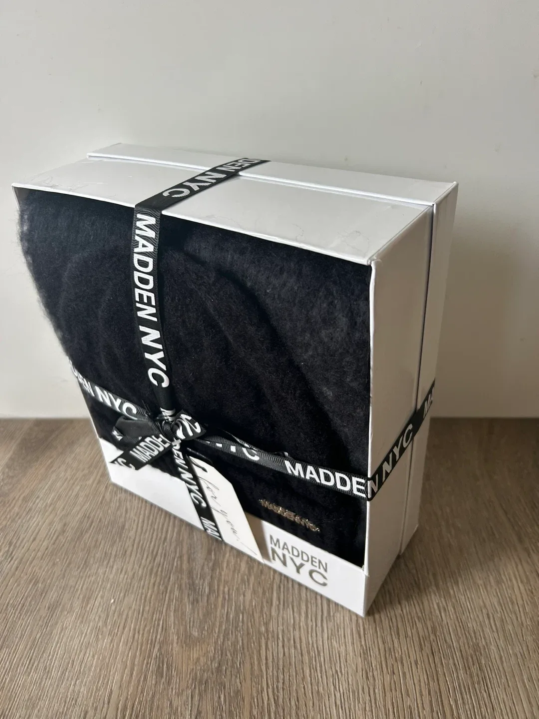 New Madden NYC Scarf and Beanie Set image indicator(2)