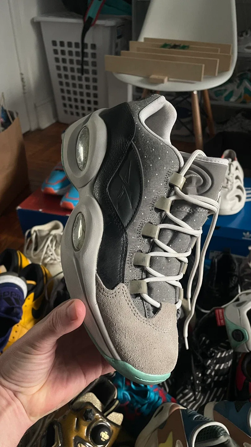 25+ mens size 8 shoes. Various brands and display boxes. image indicator(2)