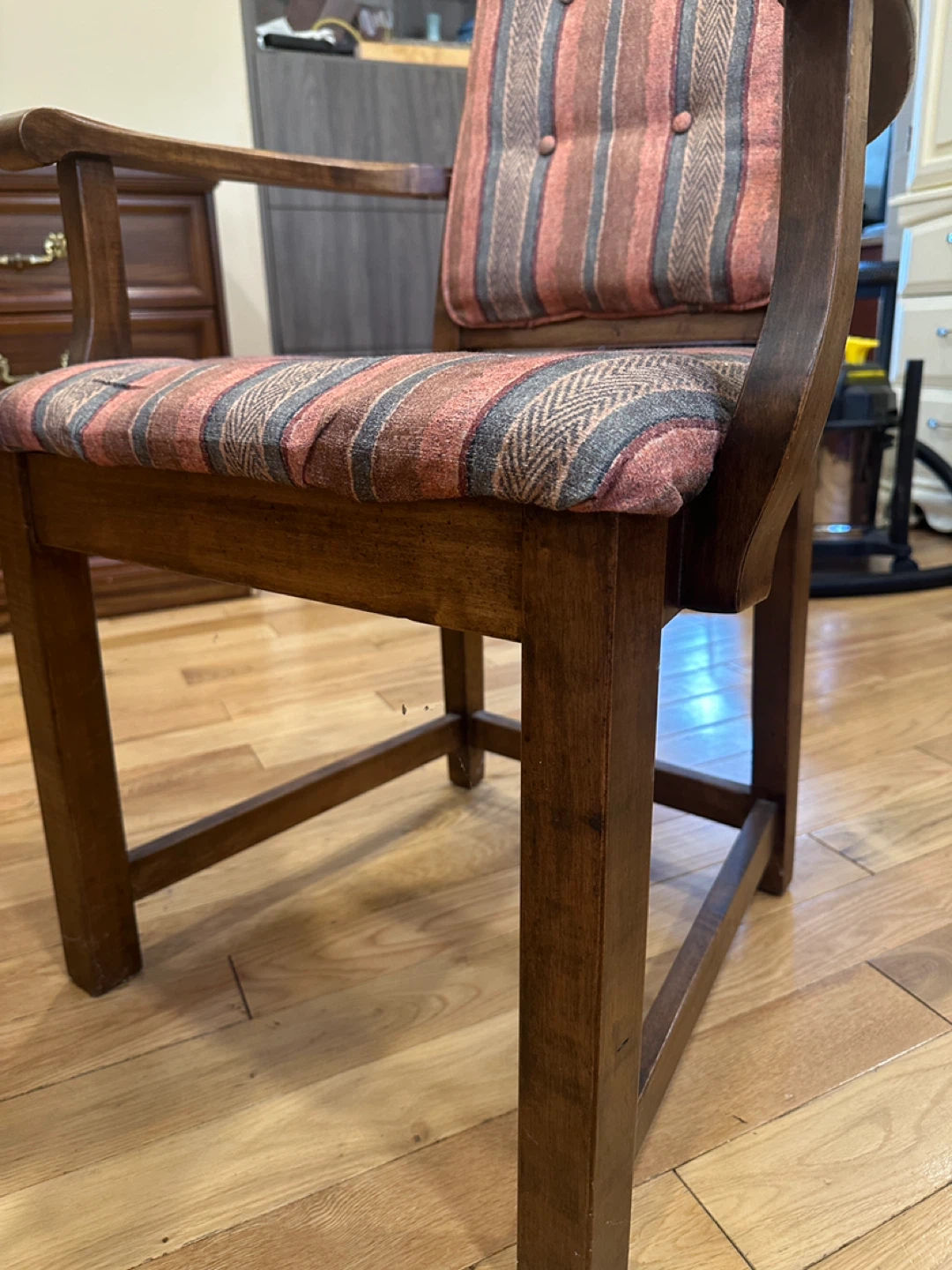 Small Solid Wood Table Set with 2 Vintage Chairs (CAN DELIVER) - photo 5