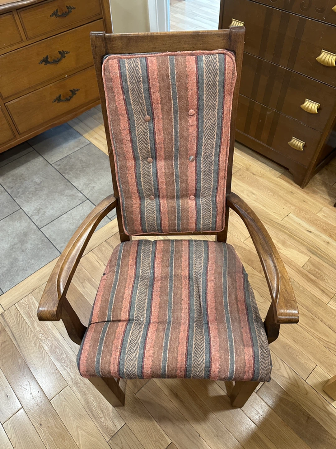 Small Solid Wood Table Set with 2 Vintage Chairs (CAN DELIVER) - photo 4