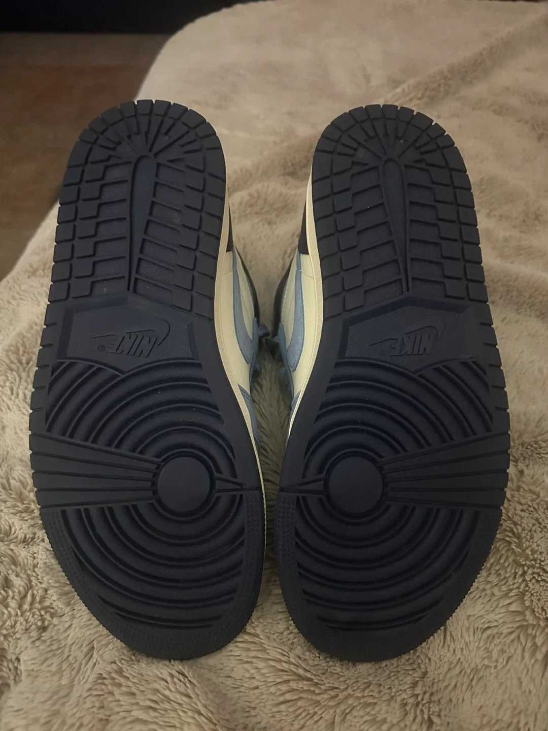 Nike Air Jordan 1 "First in Flight" | Women's 8 | Brand New image indicator(4)