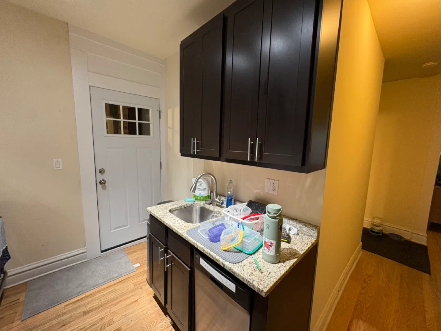 Sublease or brand new lease 2 bed 1 bath Lincoln square image indicator(3)